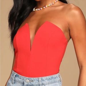❤️ Babe Alert ❤️ Red Strapless Bodysuit Size Small Lulu’s NWT 🔥